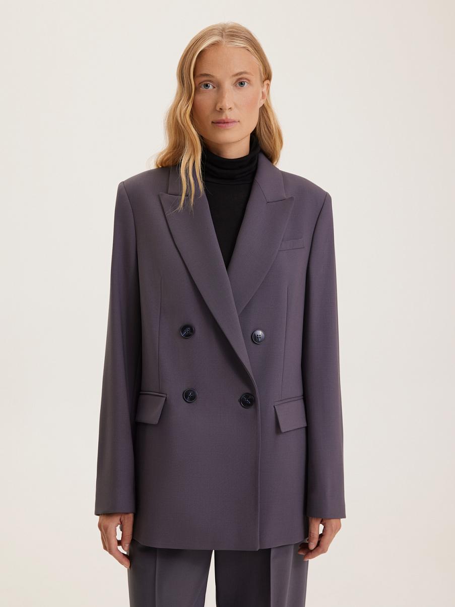 Двубортный жакет прямого кроя