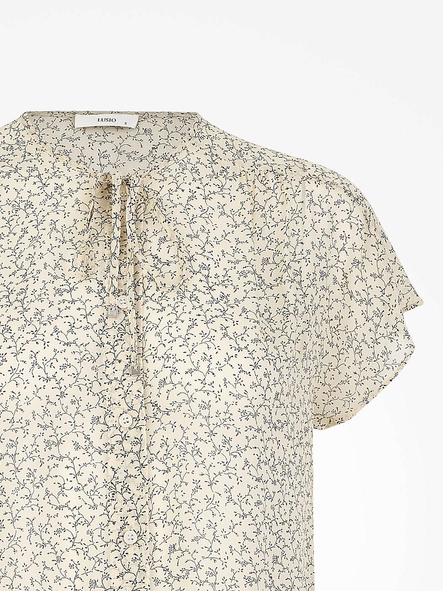 Блуза с коротким рукавом и цветочным узором