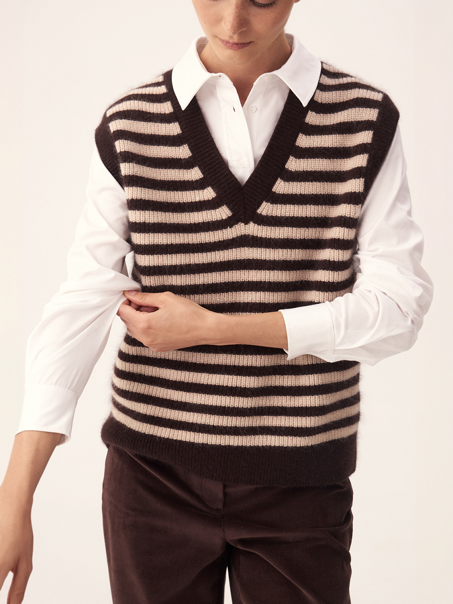 Трикотажная жилетка с V-образным вырезом