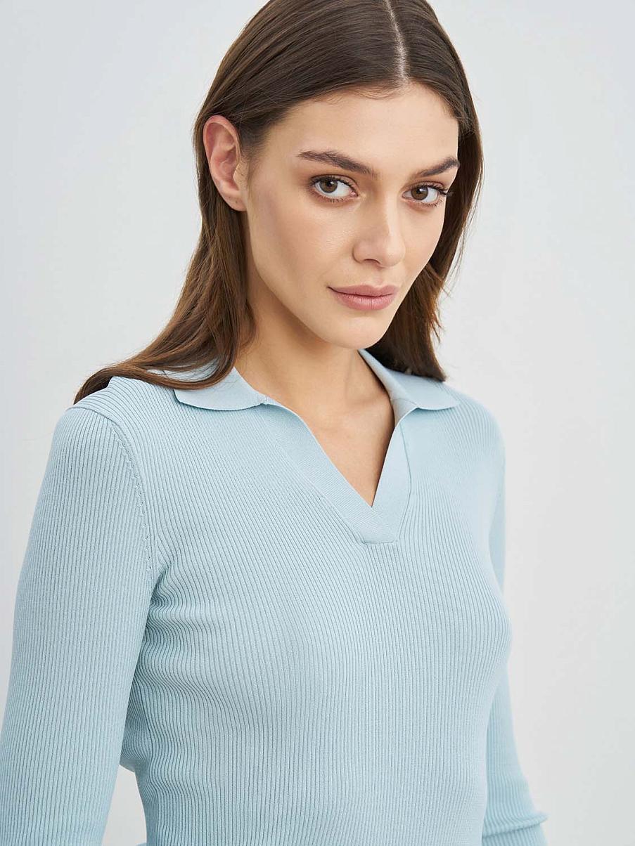 Трикотажный джемпер с V-образным вырезом