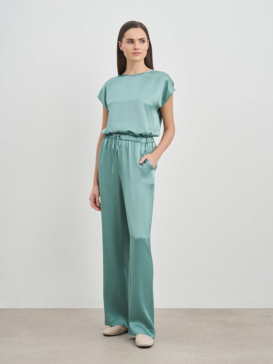 Атласные брюки свободного кроя
