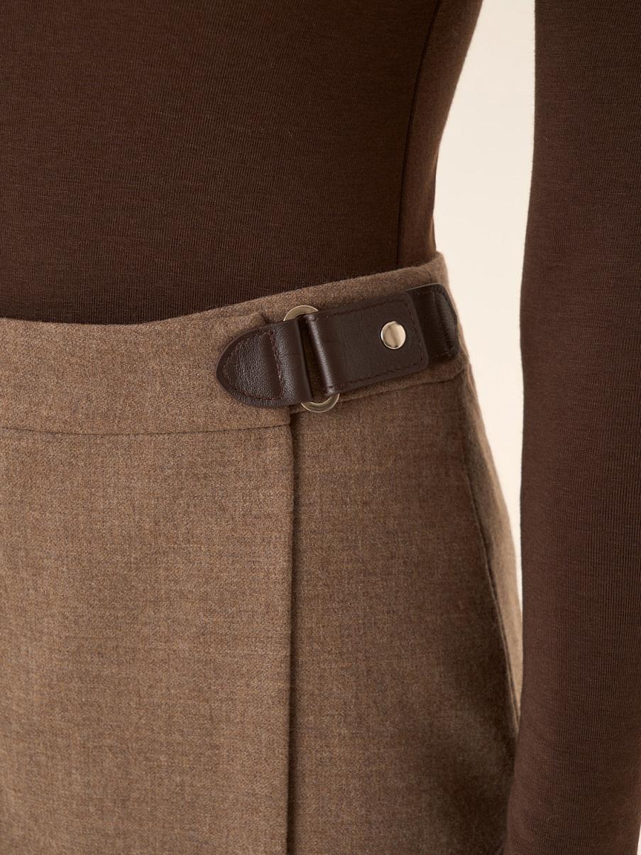 Юбка с запахом длины миди