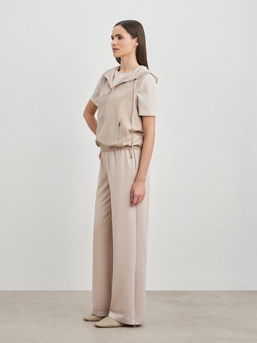 Жилетка на молнии с капюшоном