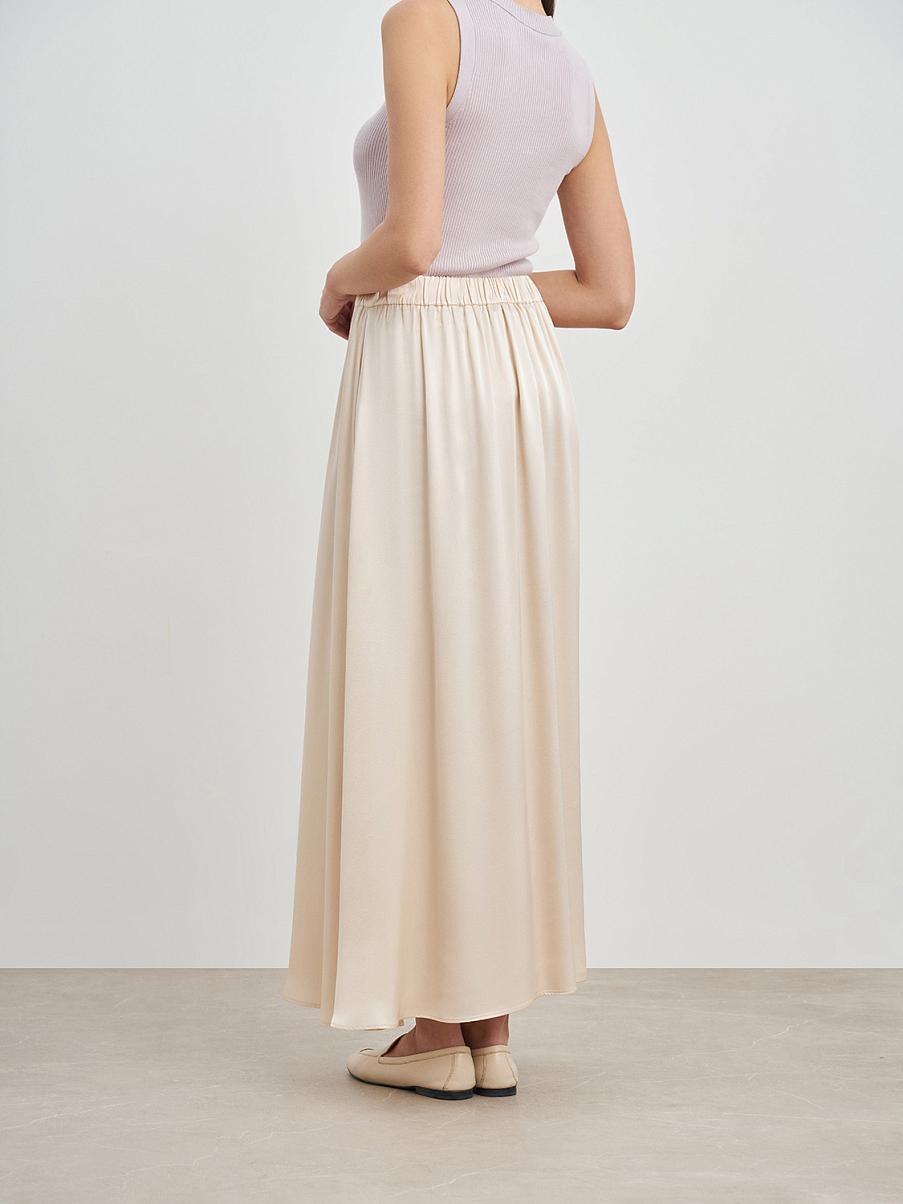 Атласная юбка макси с разрезом