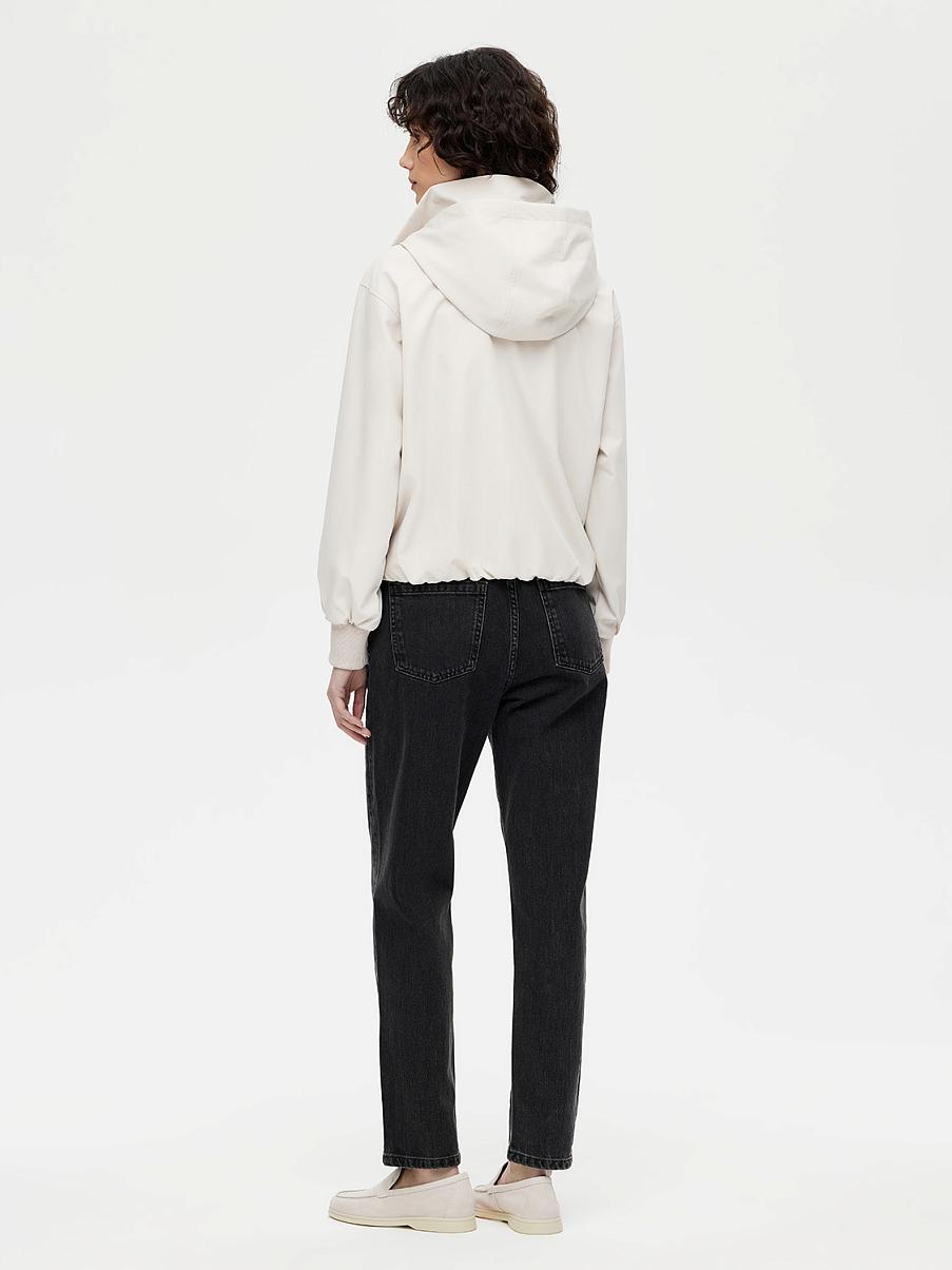 Ветровка с капюшоном