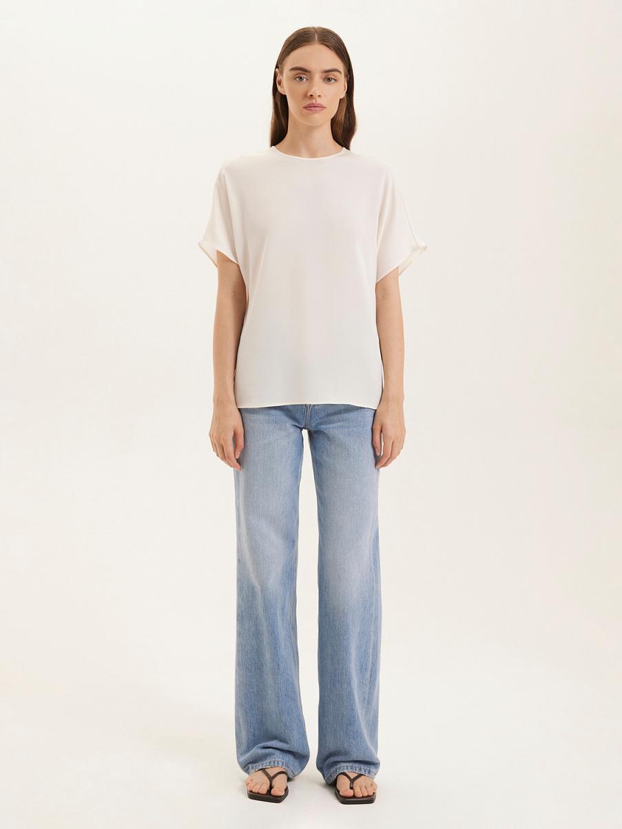 Атласная блуза свободного кроя