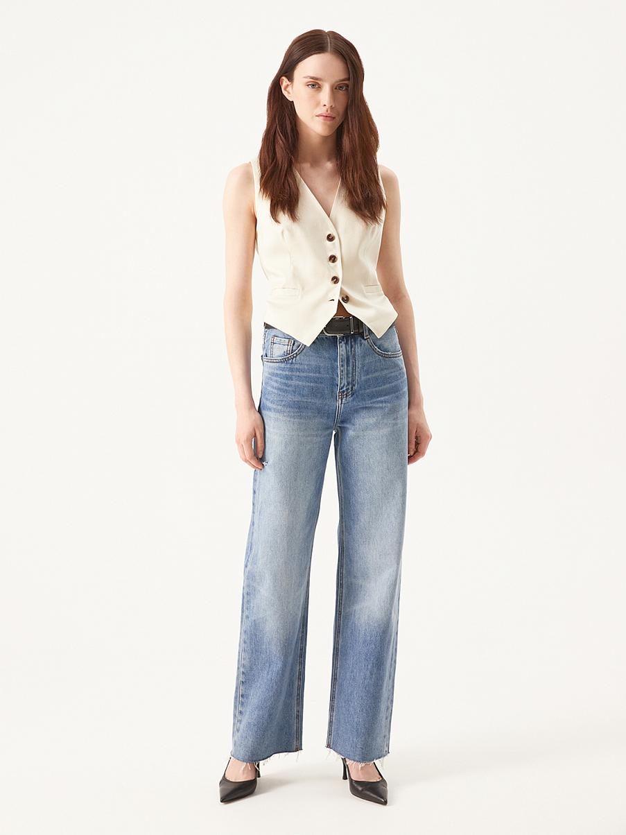 Прямые джинсы с необработанным краем