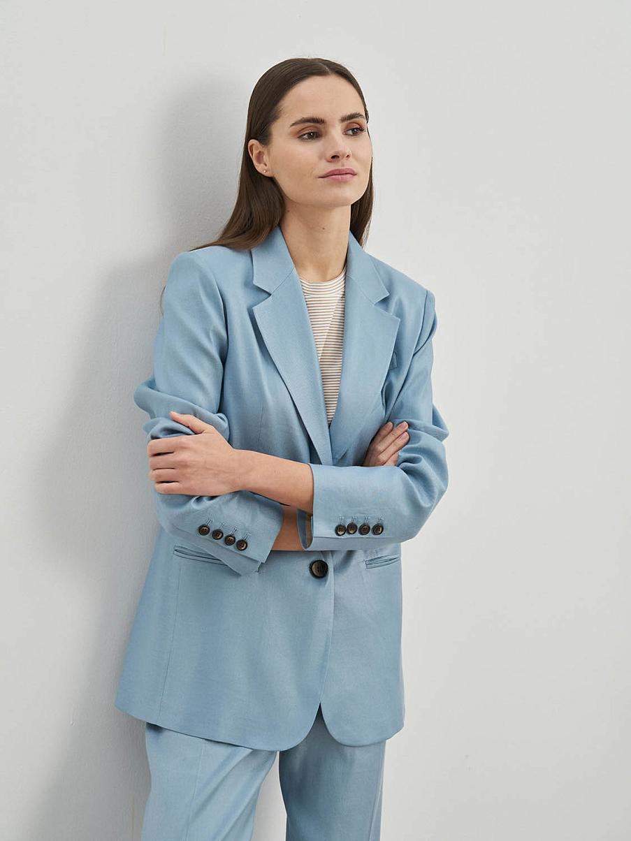 Прямой однобортный жакет со льном