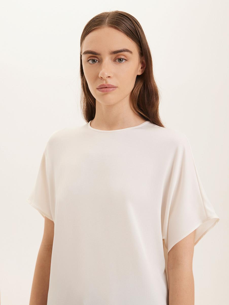 Атласная блуза свободного кроя