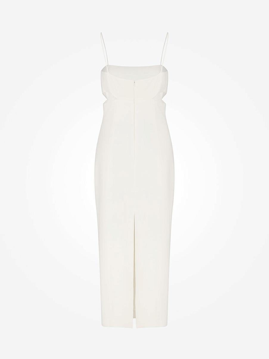 Облегающее платье на бретелях с разрезом