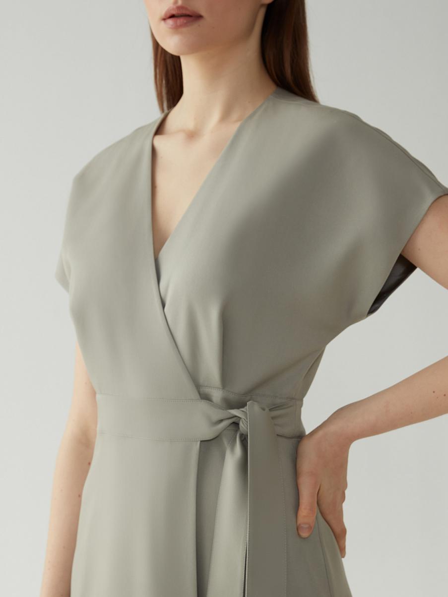 Платье миди на запах с поясом