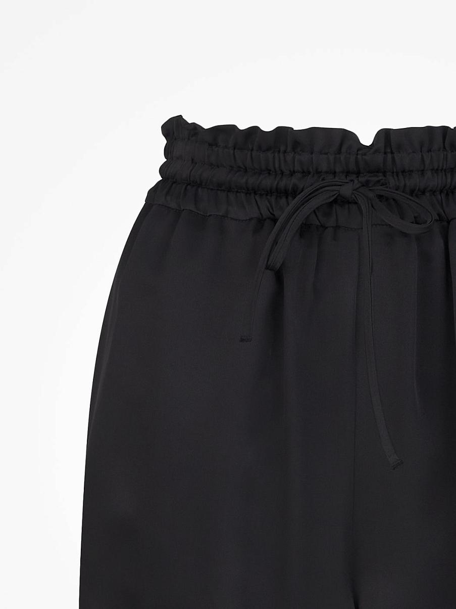 Атласные шорты на резинке