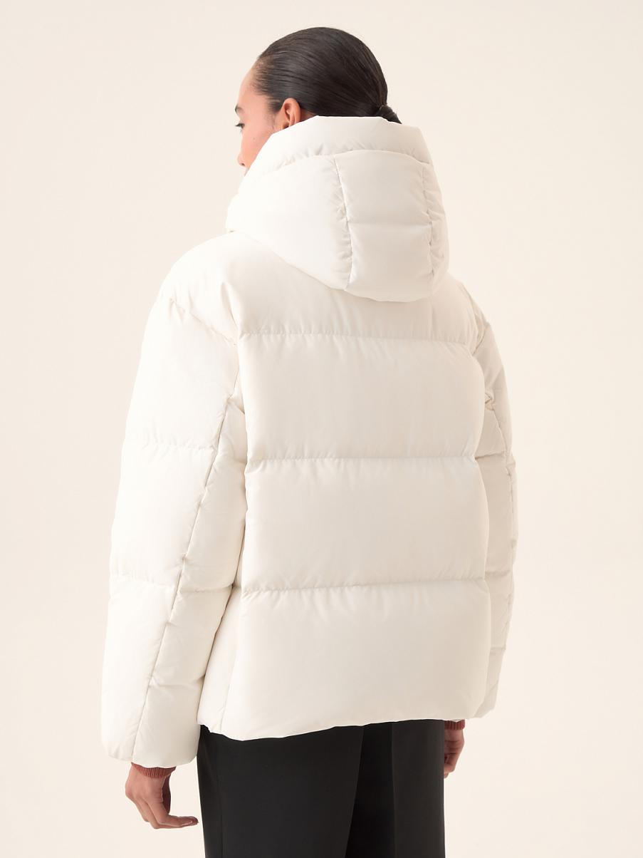 Куртка с контрастной отделкой на воротнике и манжетах