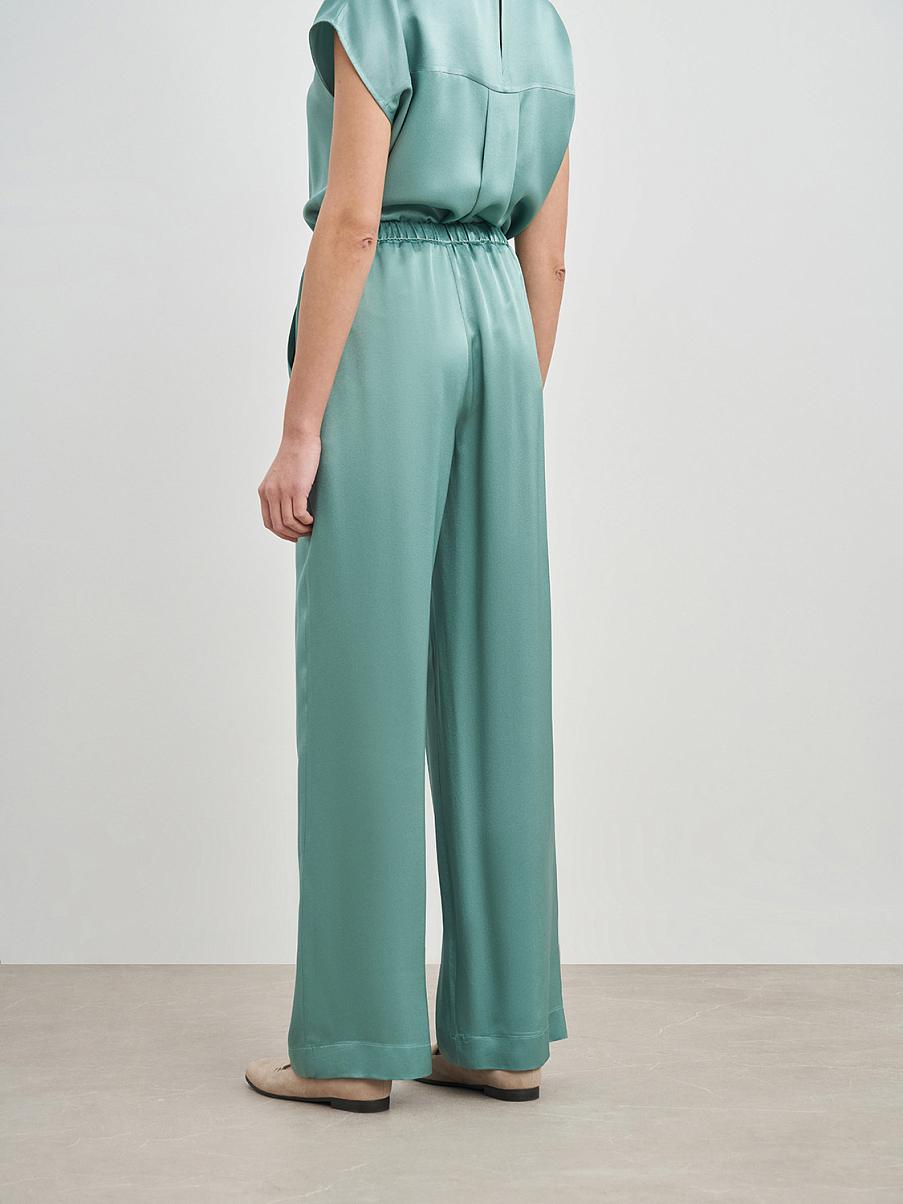 Атласные брюки свободного кроя