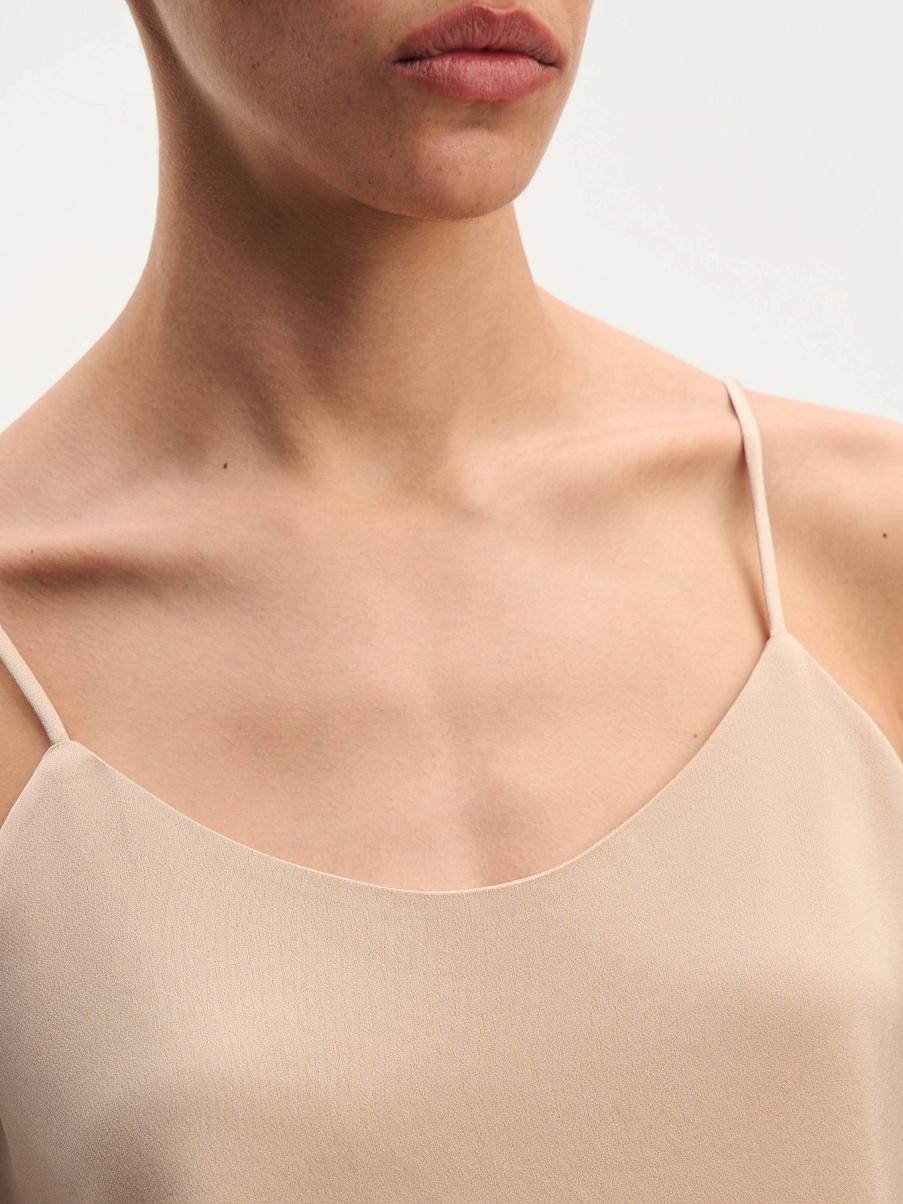 Топ на бретелях