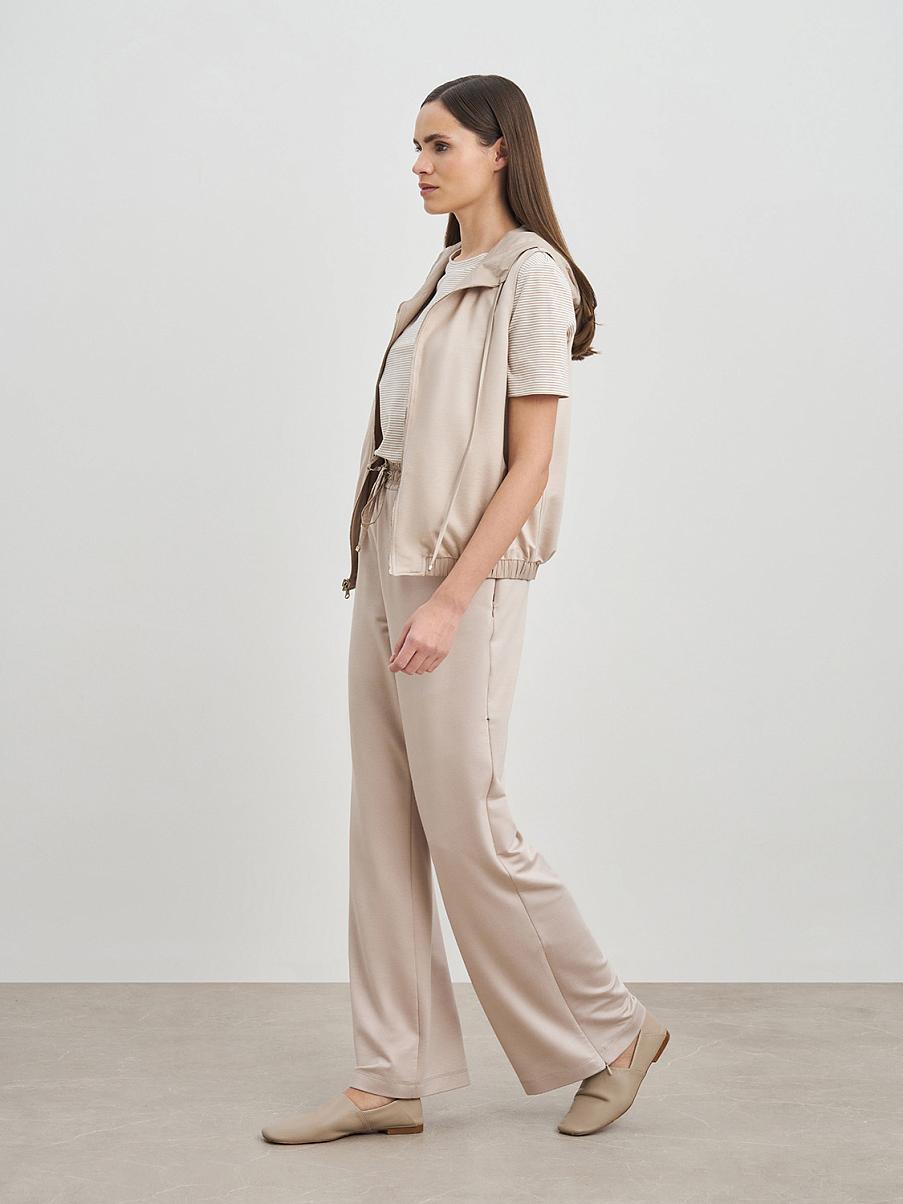 Жилетка на молнии с капюшоном